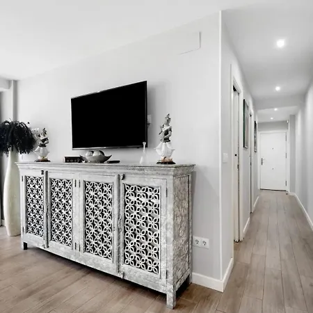 Cozy In Stylish Flat Just Steps From The *