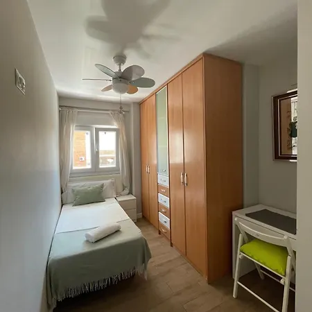 Cozy In Stylish Flat Just Steps From The * Cádiz