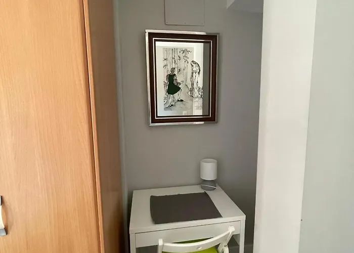 בית אירוח Cozy In Stylish Flat Just Steps From The *