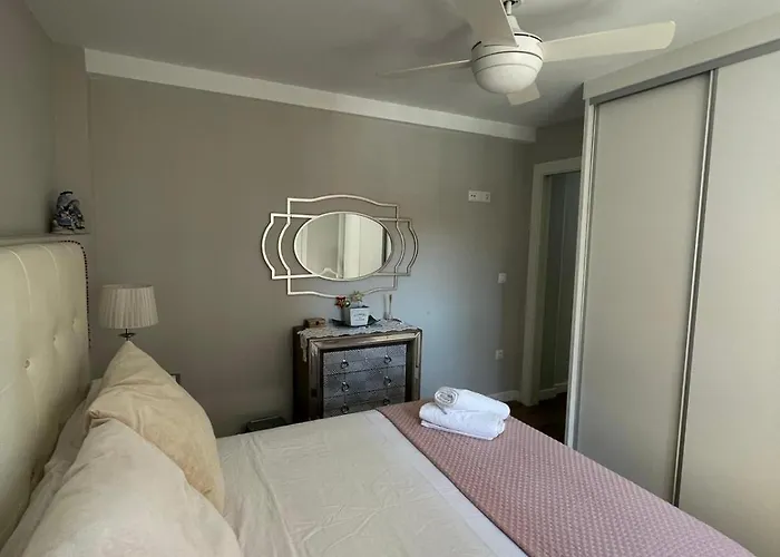 Cozy In Stylish Flat Just Steps From The * Cádiz