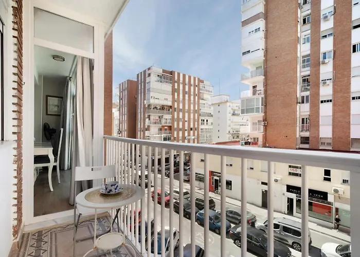 Cozy In Stylish Flat Just Steps From The Privatunterkunft *