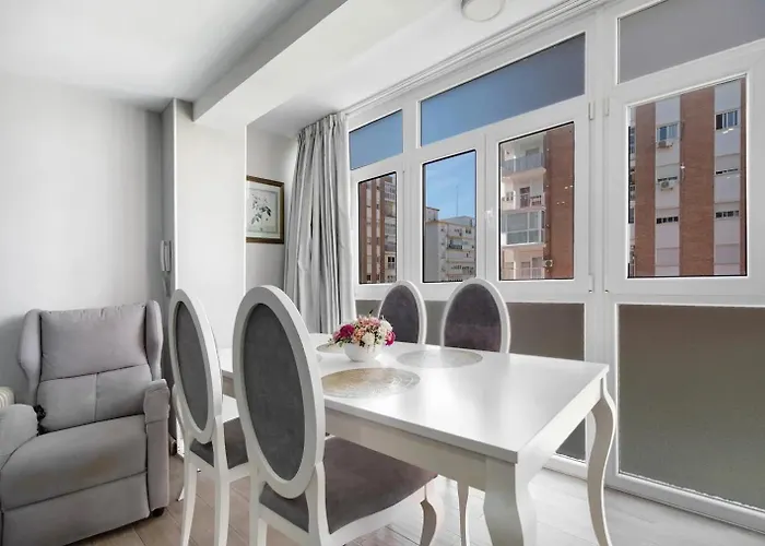 Cozy In Stylish Flat Just Steps From The