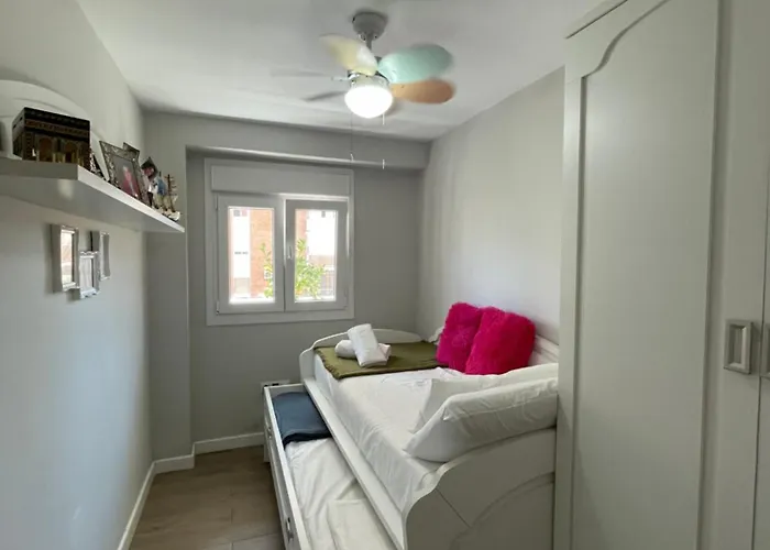 Cozy In Stylish Flat Just Steps From The Privatunterkunft