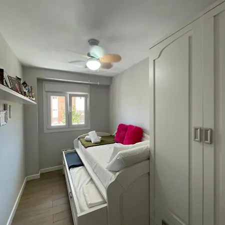 Cozy In Stylish Flat Just Steps From The Privatunterkunft Cádiz
