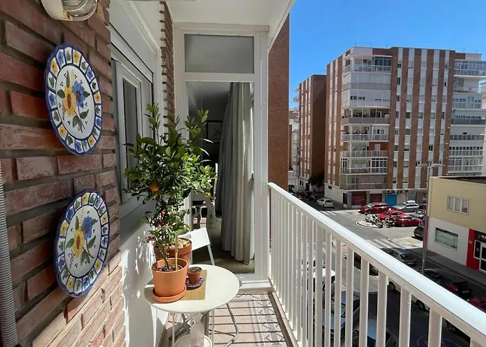 Cozy In Stylish Flat Just Steps From The 홈스테이