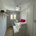 Cozy In Stylish Flat Just Steps From The בית אירוח